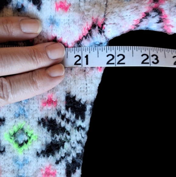❤Victoria's Secret XL Sweater PINK Cropped Long-Sleeved White Black Green V-Neck - Picture 5 of 12